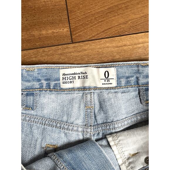 Abercrombie & Fitch Distressed Cut Off Light High Rise Denim Shorts Size 0 - Picture 3 of 5